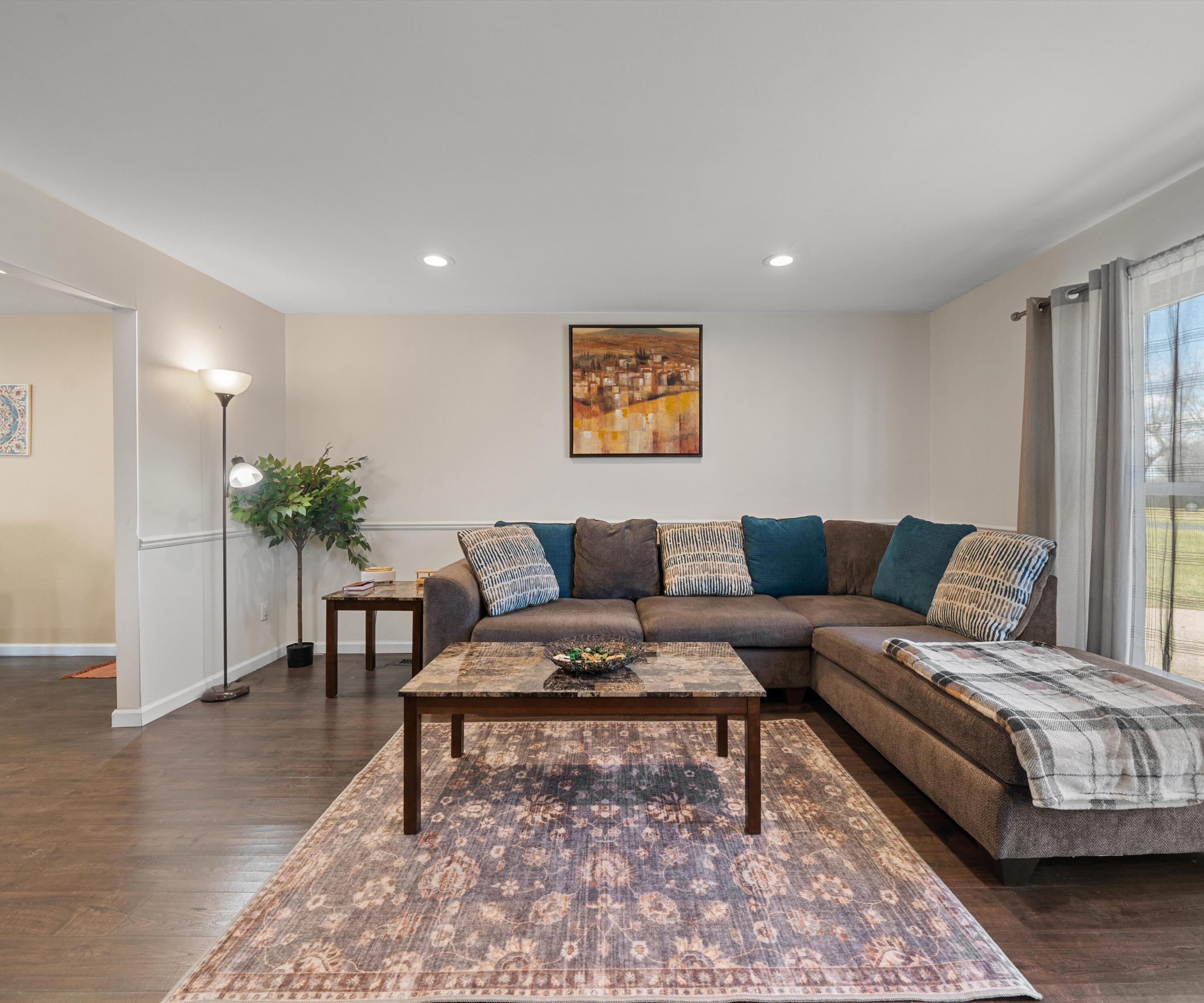 680 Leveque Circle Carleton, MI 48117 - Photo 5 of 35 09-DSC02421