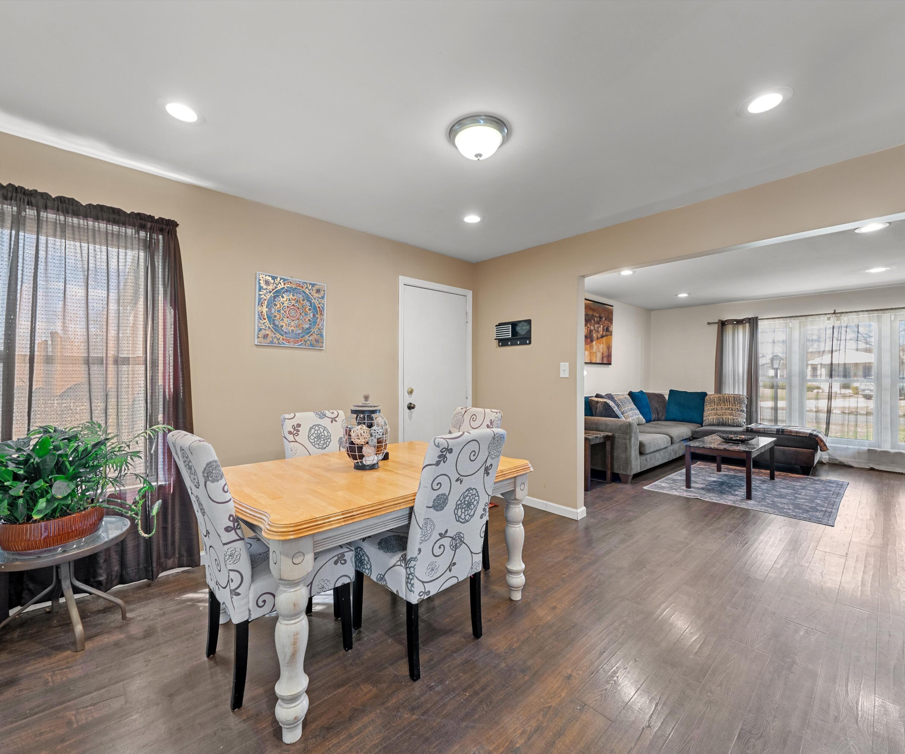 680 Leveque Circle Carleton, MI 48117 - Photo 9 of 35 28-DSC02361