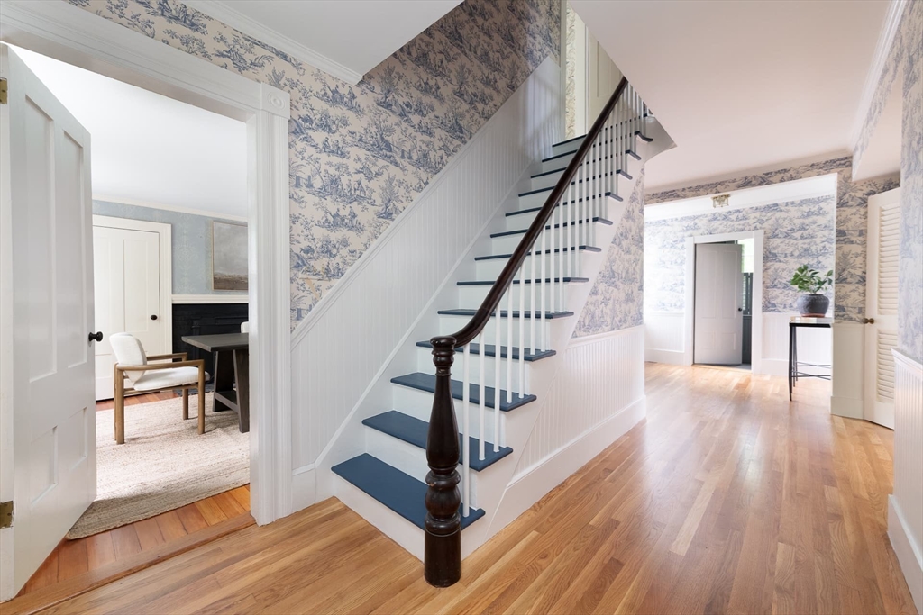 254 Conant Road Weston, MA 02493 - Photo 7 of 42