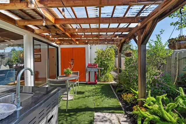 $749,000 | 658 Sonoma Street, Richmond, CA 94805