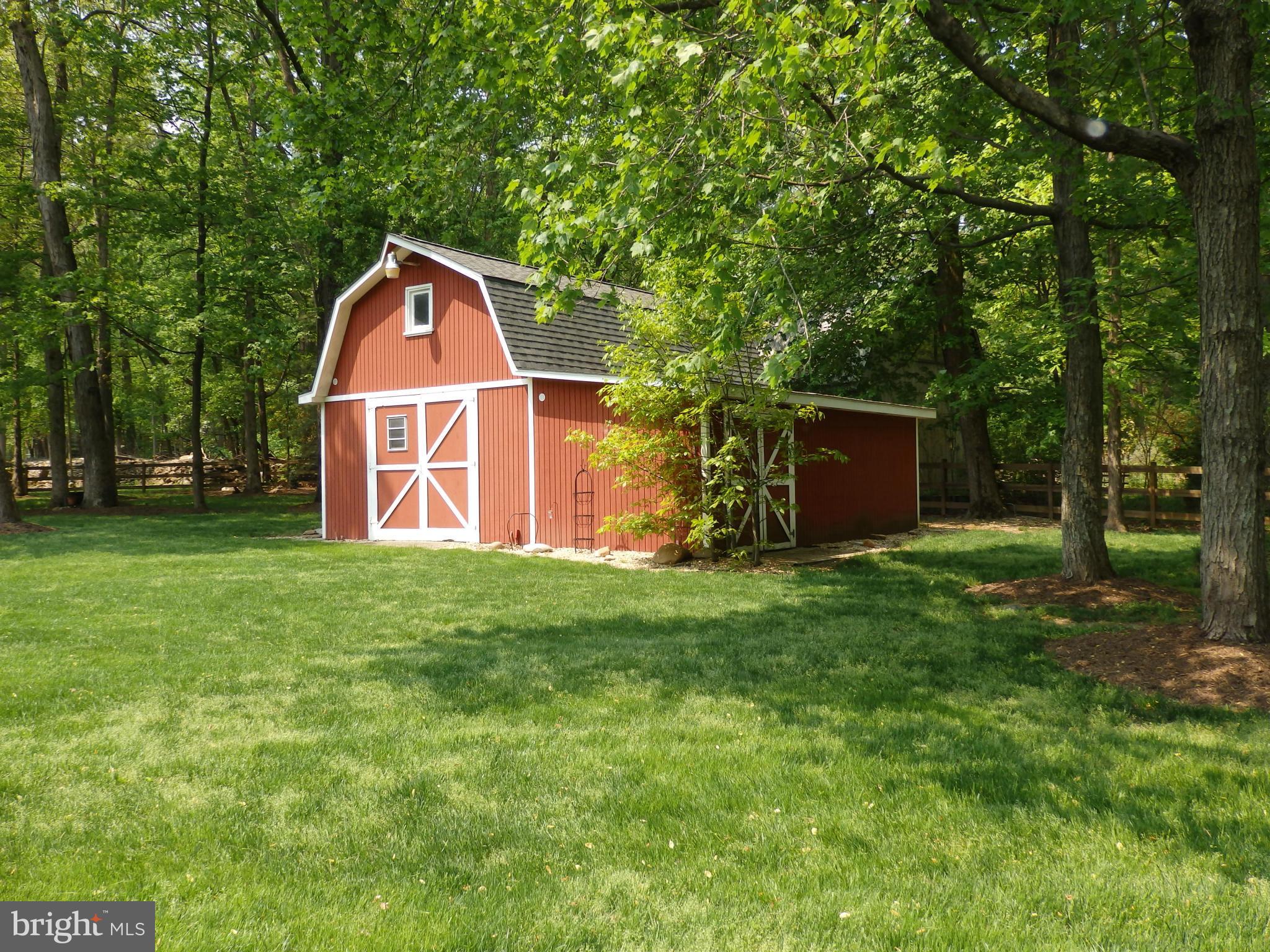 9212 Bethel Road Frederick, MD 21702 - Photo 22 of 30 Large barn