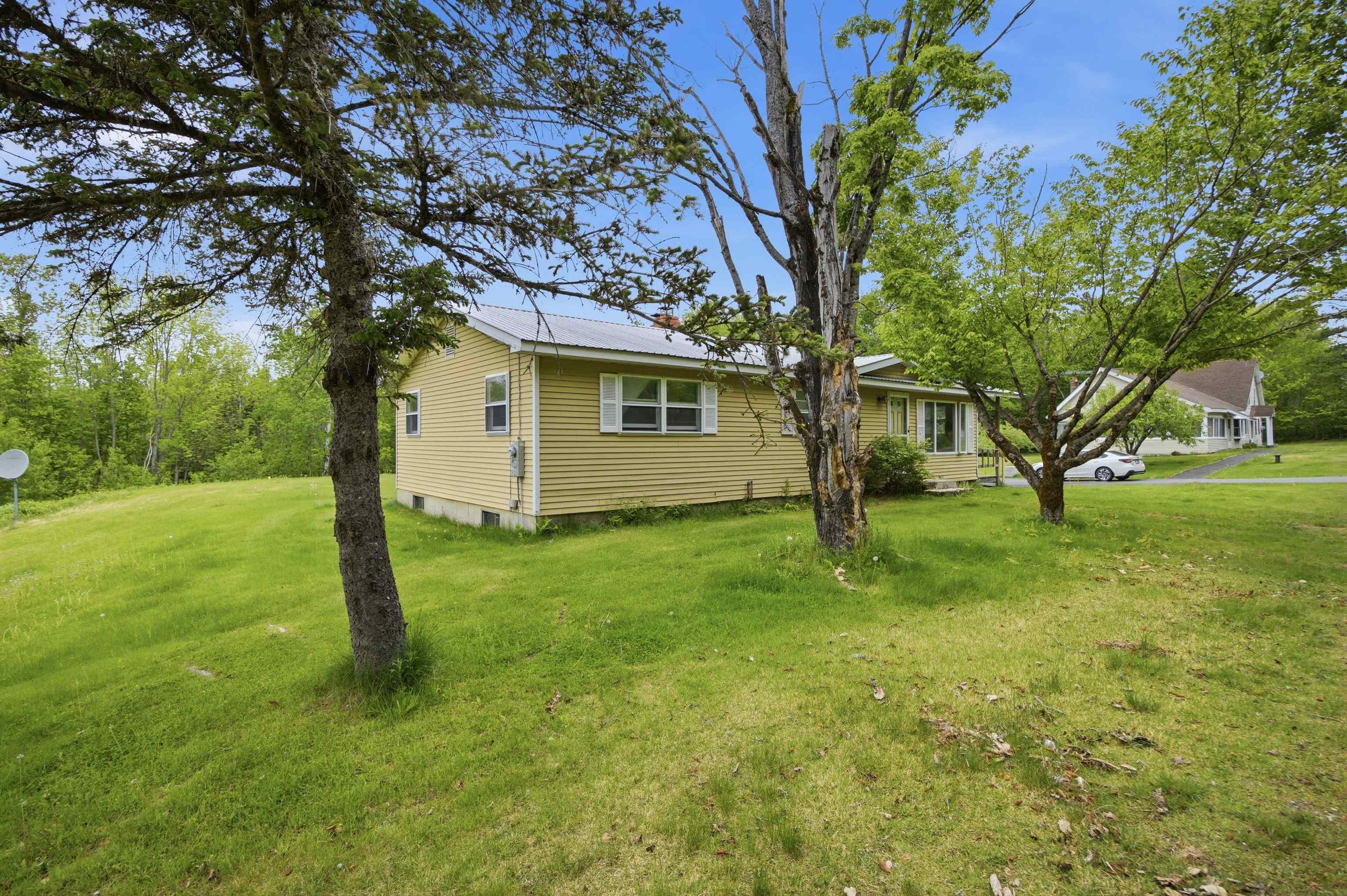 461 Coventry Road Benton, NH 03785 - Photo 6 of 49