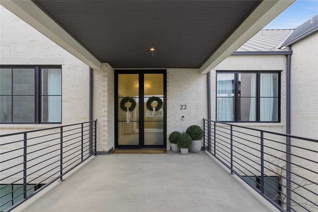 320 O Connor Ridge Boulevard, Unit 22 Irving, TX 75038 - Photo 6 of 34 a view of a entryway