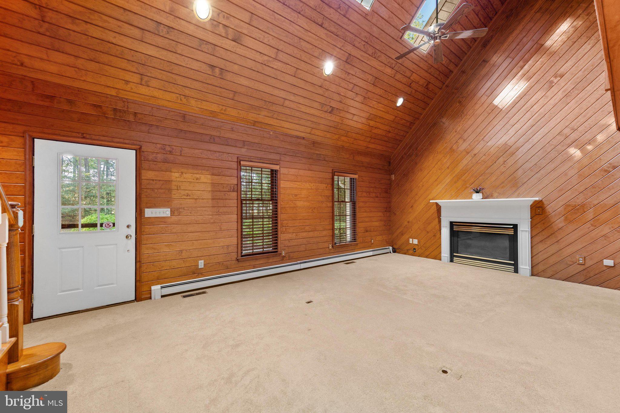 4420 Brick Kiln Road Snow Hill, MD 21863 - Photo 17 of 57 Large living room
