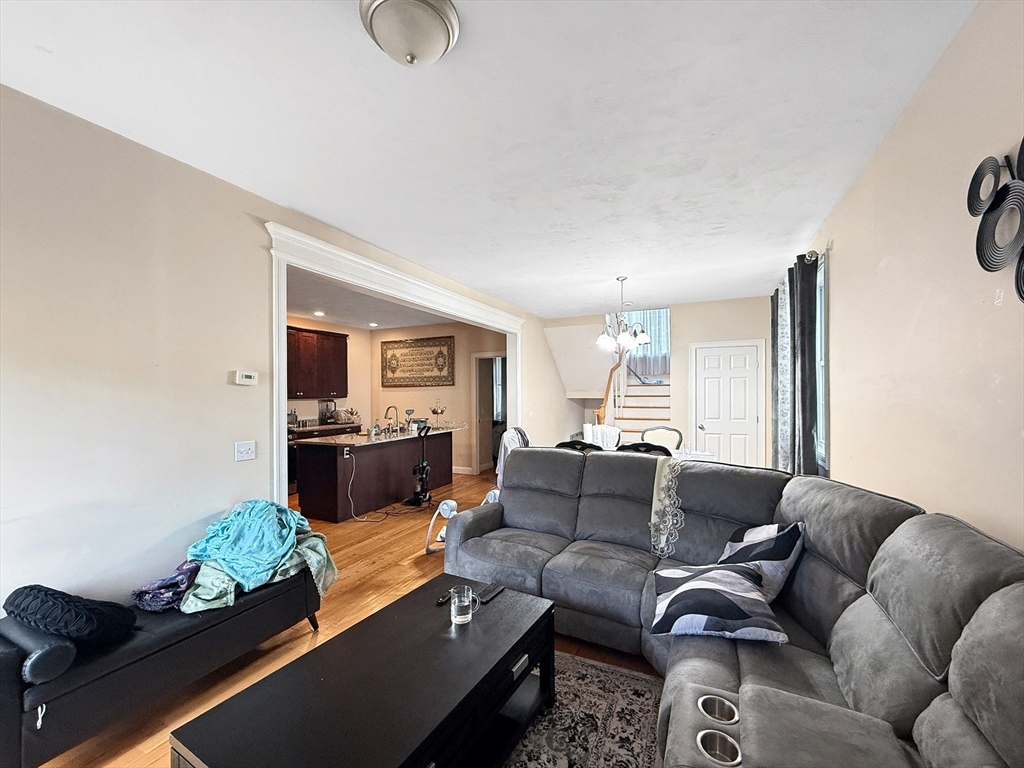 44 Dominion Road Worcester, MA 01605 - Photo 4 of 25