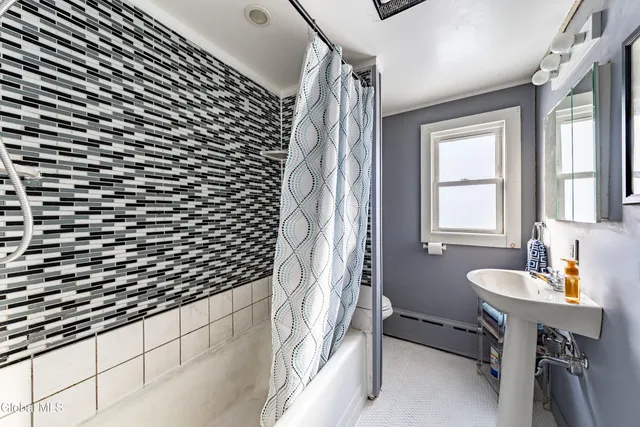 $259,000 | 983 Highway 9W, Bethlehem, NY 12158