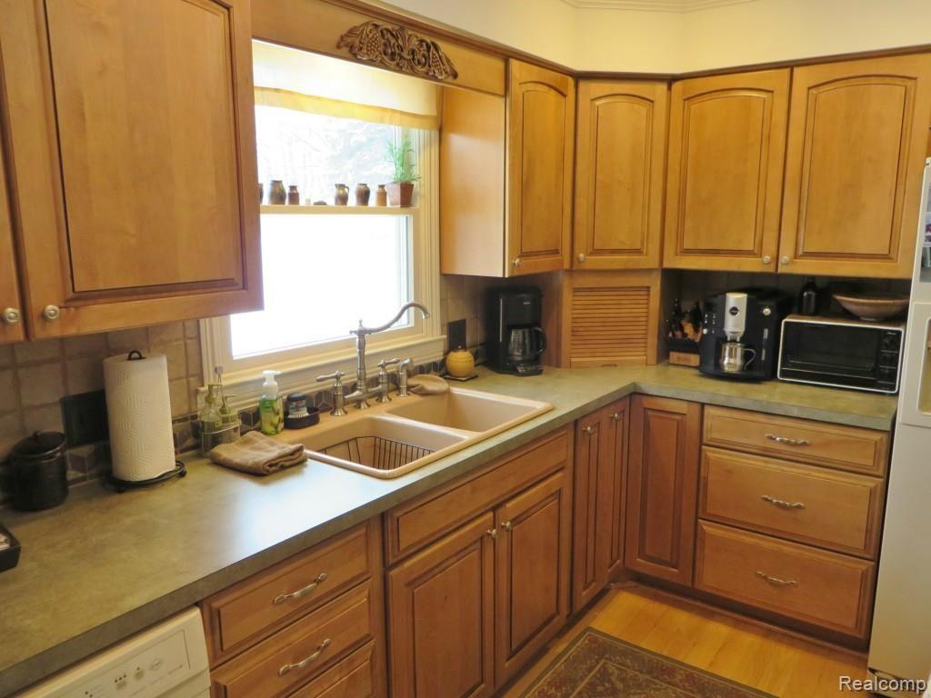 2599 Clark Road Lapeer, MI 48446 - Photo 5 of 36 IMG_3392.jpg