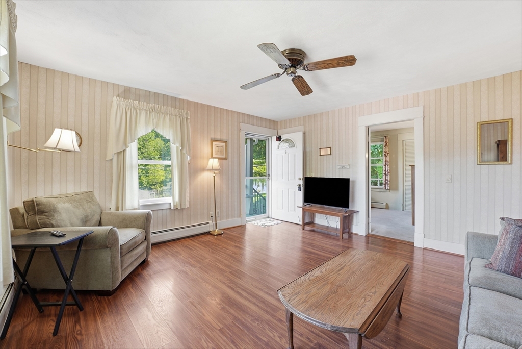 114 Field Street West Springfield, MA 01089 - Photo 5 of 41