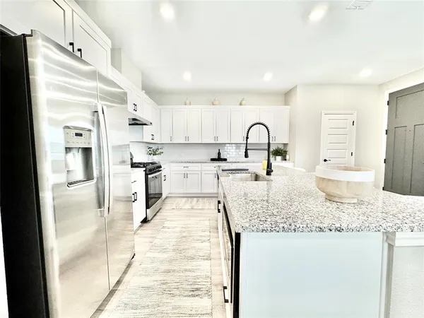 $3,399 | 8725 Scotty's Lk Lane, The Colony, TX 75056