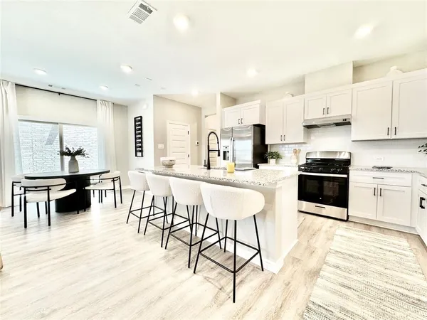 $3,399 | 8725 Scotty's Lk Lane, The Colony, TX 75056