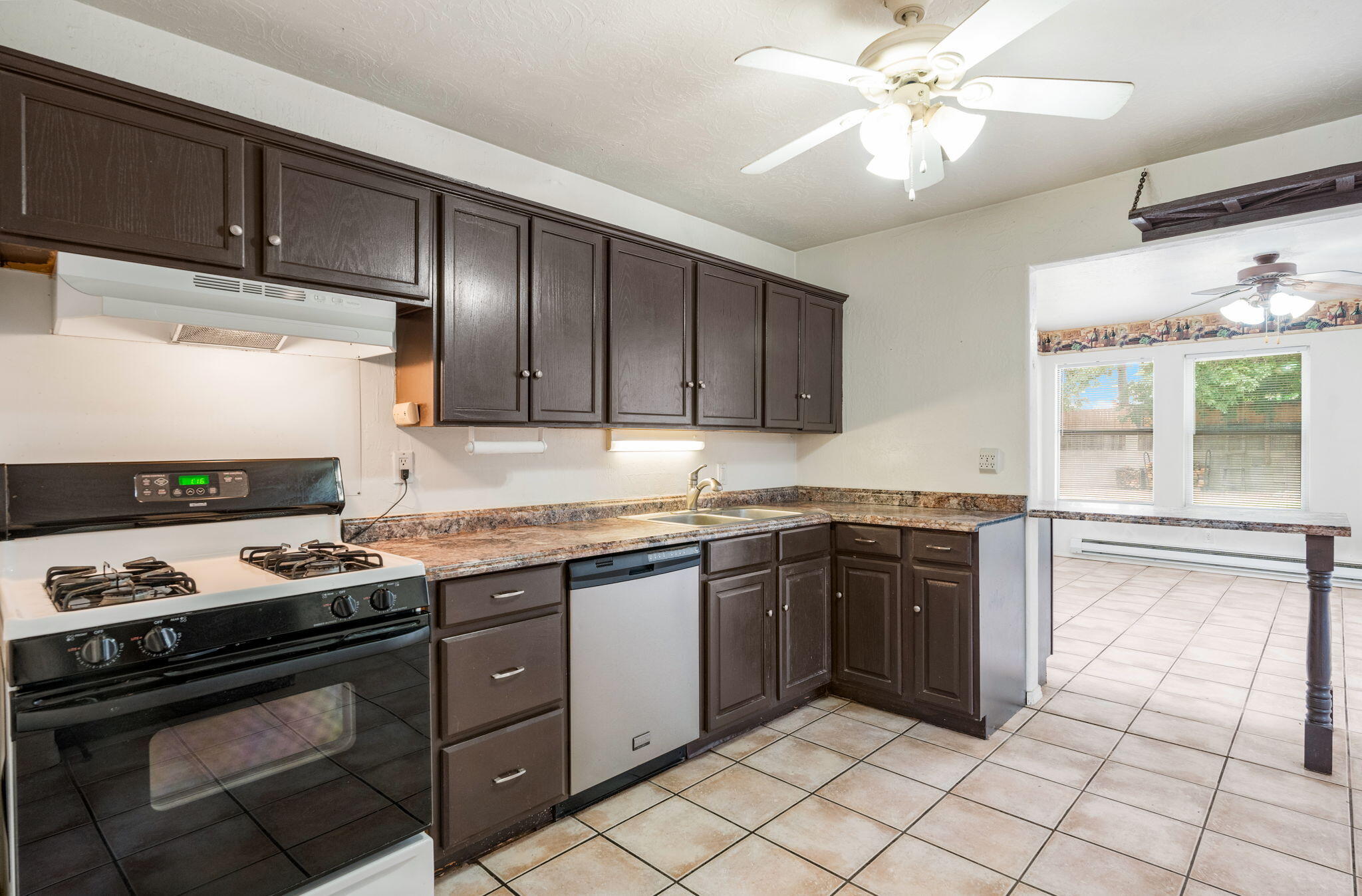 8909 Shoshone Road Northeast Albuquerque, NM 87111 - Photo 8 of 35 Gallery Image 8