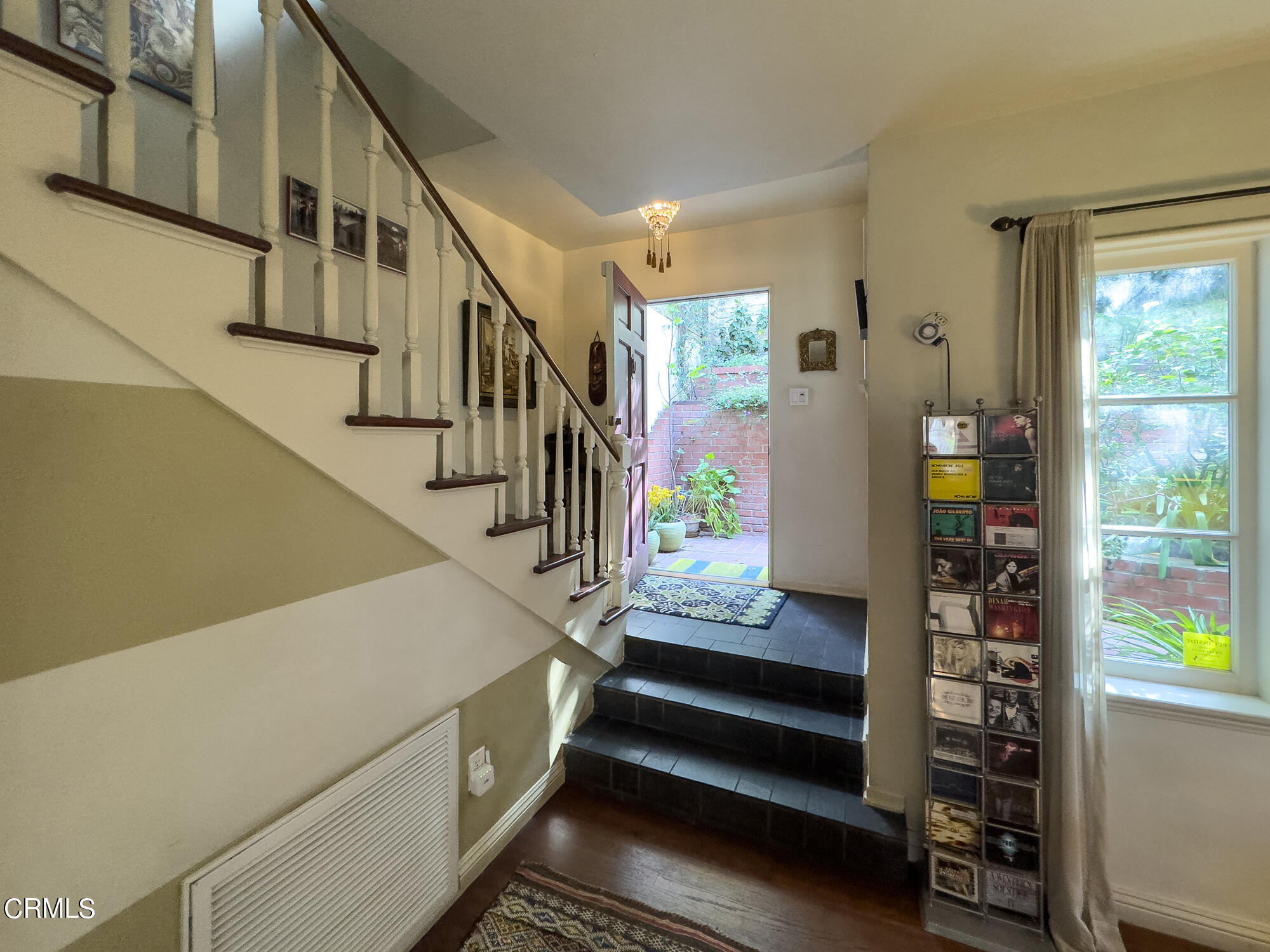 735 Prospect Drive Glendale, CA 91205 - Photo 5 of 49 a view of entryway and hall
