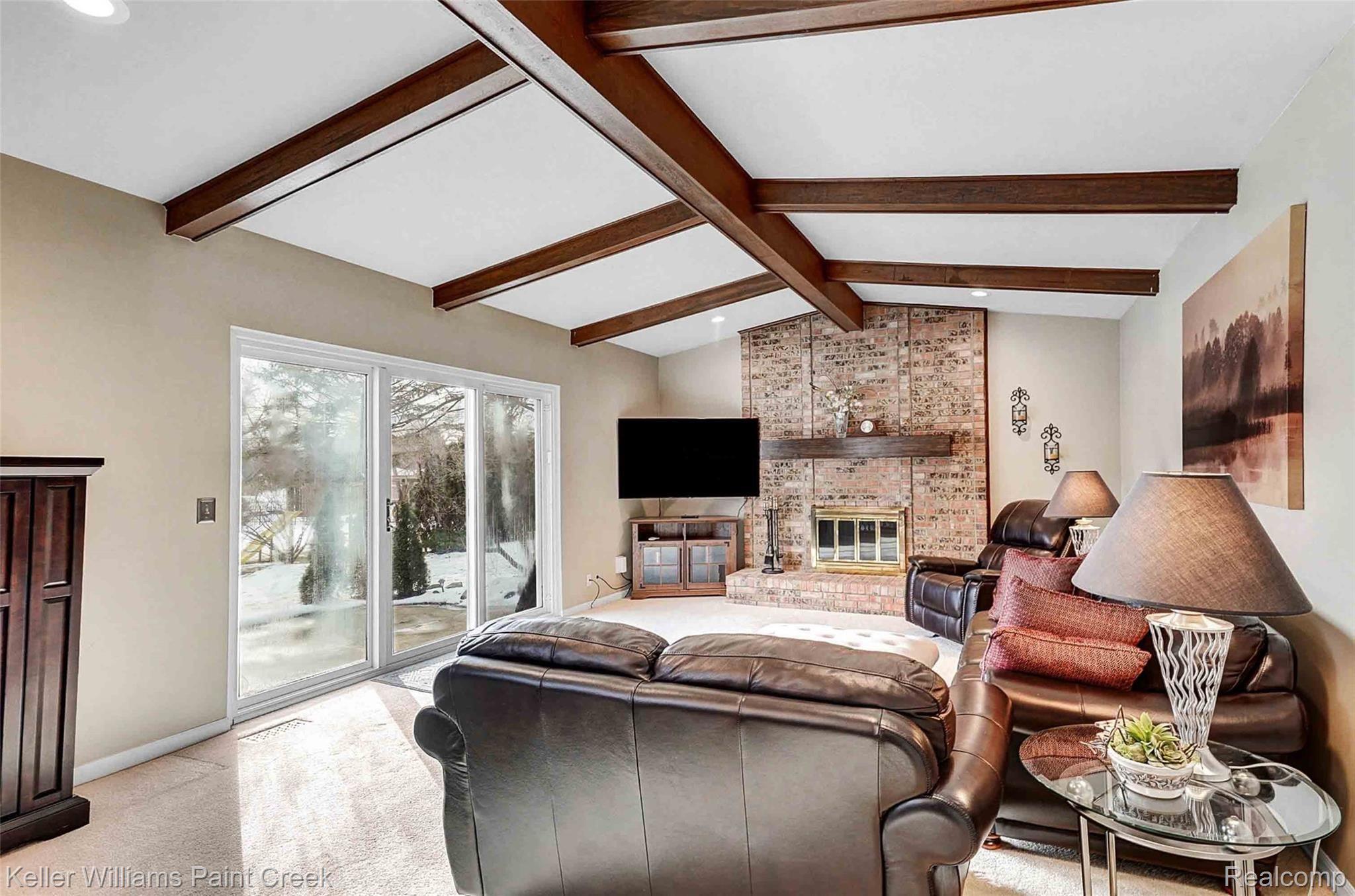 3153 Baypoint Drive Rochester, MI 48309 - Photo 17 of 39 Vaulted Ceiling in Family Room