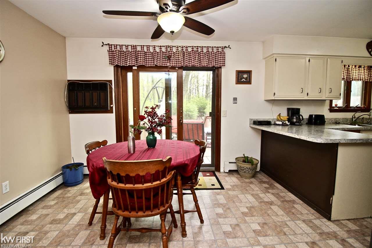 5454 East Coldwater Road Flint, MI 48506 - Photo 5 of 24 31380727-4.JPG