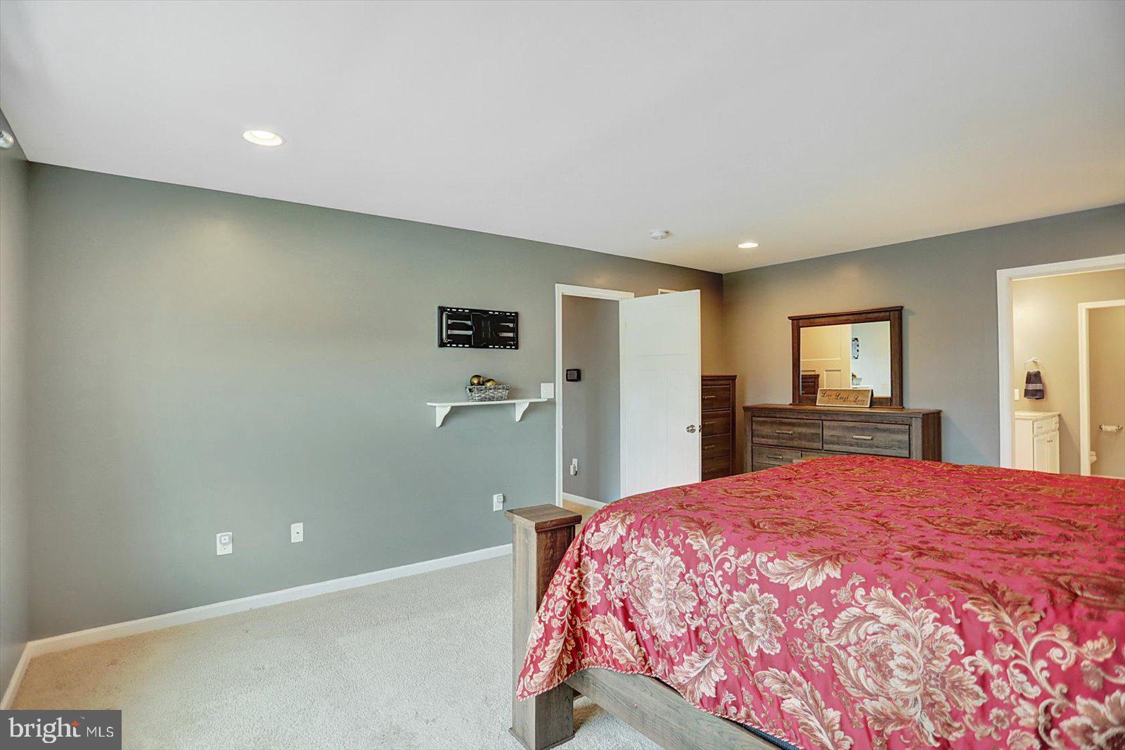 60 Village Road Manchester, PA 17345 - Photo 23 of 53 Gallery Image 23