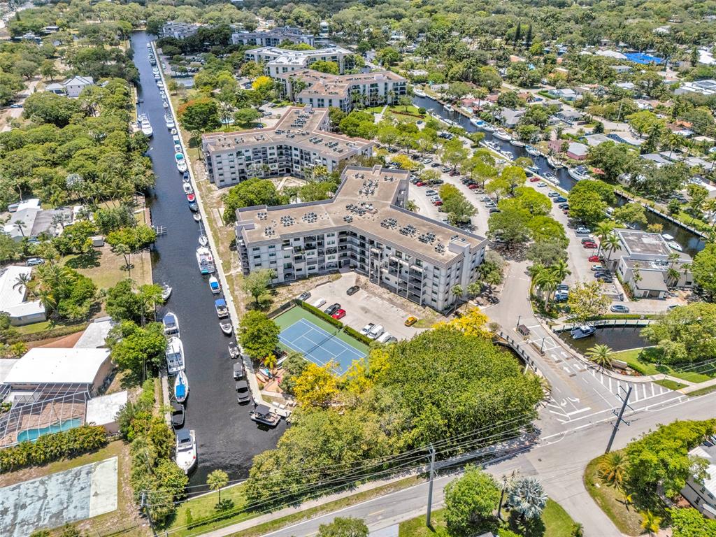 900 River Reach Drive, Unit 518 Fort Lauderdale, FL 33315 - Photo 39 of 47 an aerial view of residential houses with outdoor space