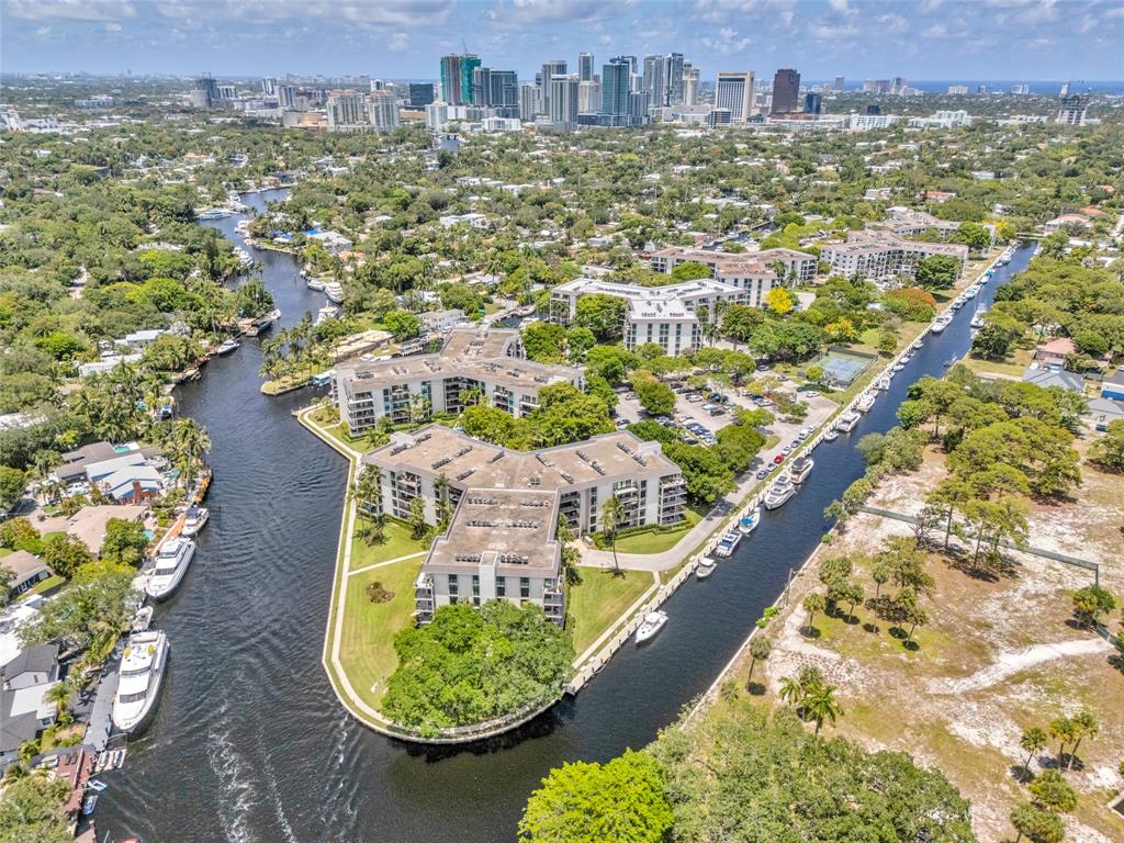 900 River Reach Drive, Unit 518 Fort Lauderdale, FL 33315 - Photo 43 of 47 an aerial view of residential houses with outdoor space