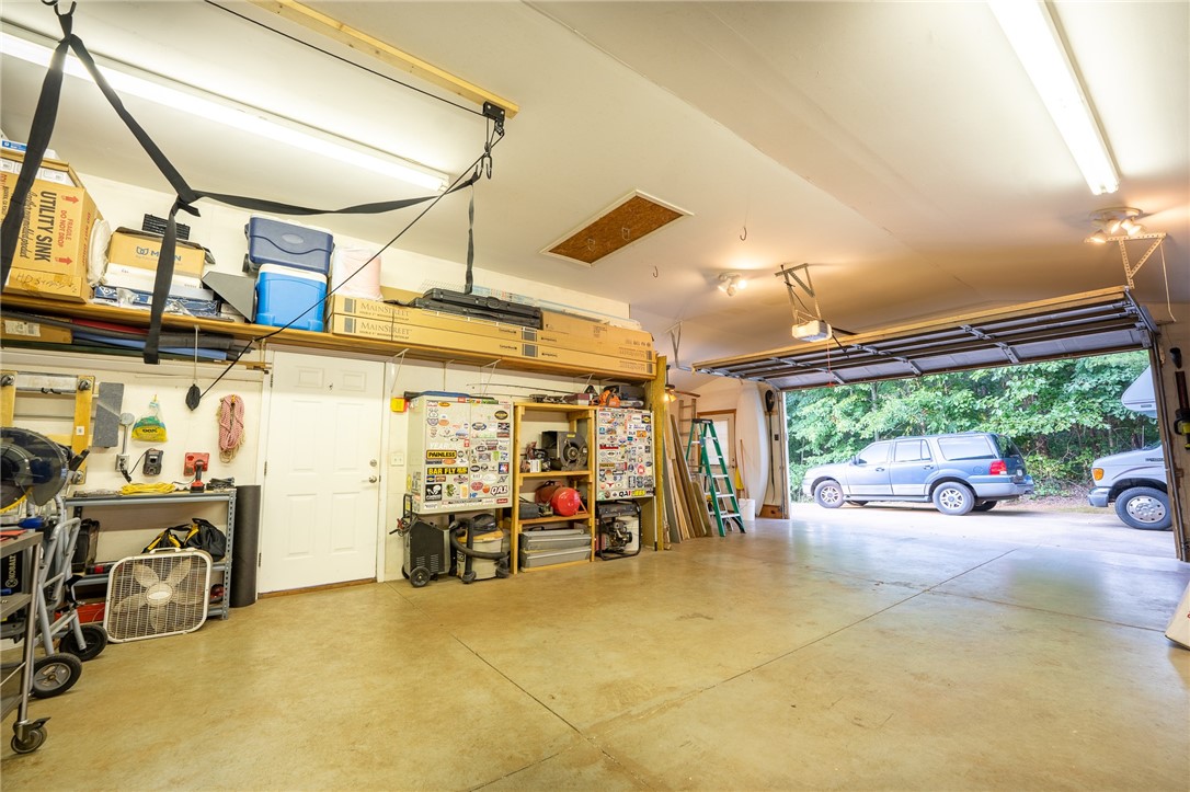 1124 Cartee Road Anderson, SC 29625 - Photo 29 of 32 shop interior