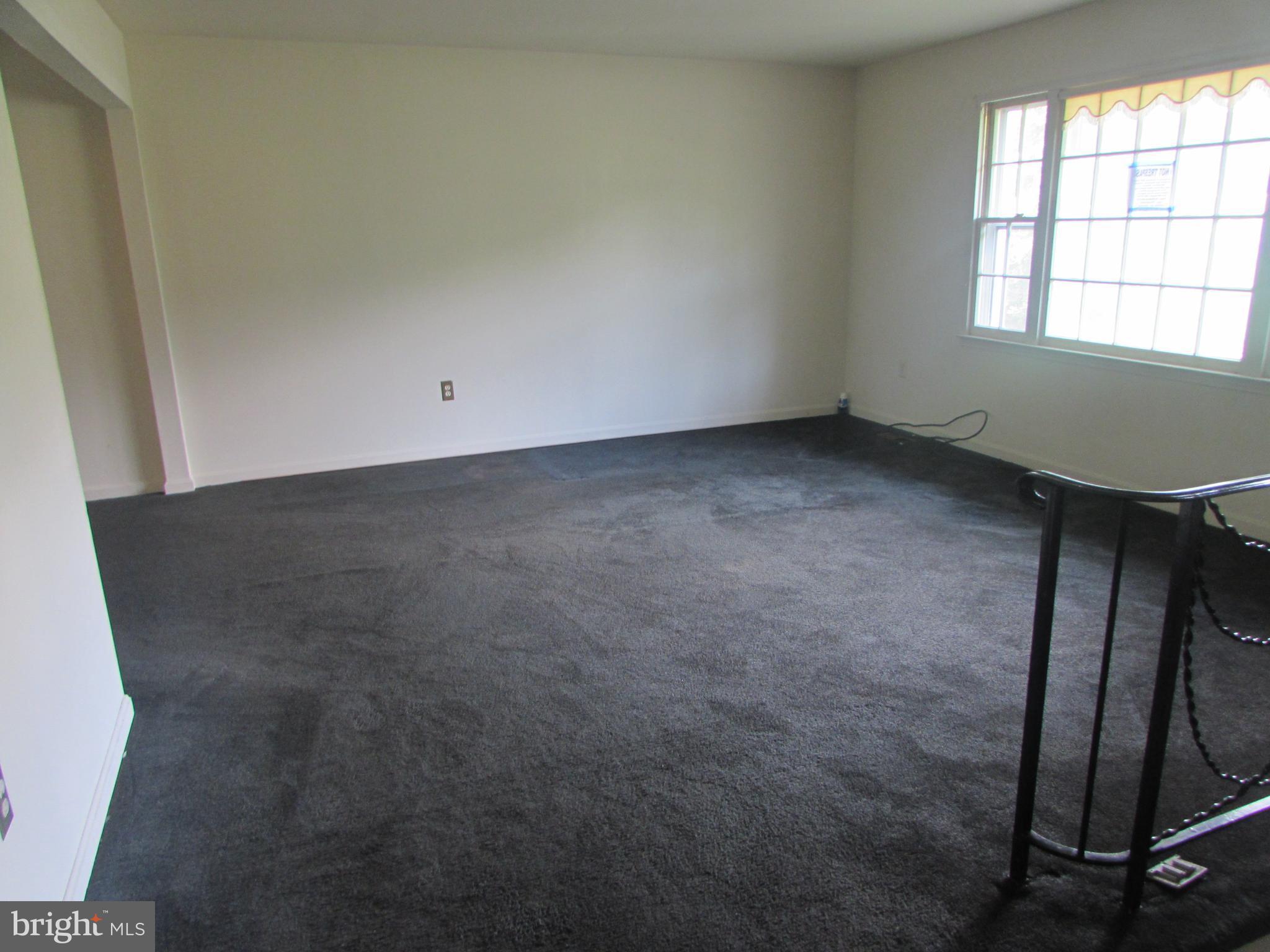 3507 Oaklawn Road Fort Washington, MD 20744 - Photo 4 of 16 an empty room with a window