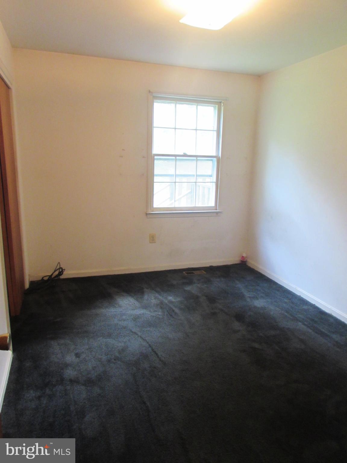 3507 Oaklawn Road Fort Washington, MD 20744 - Photo 8 of 16 an empty room with a window