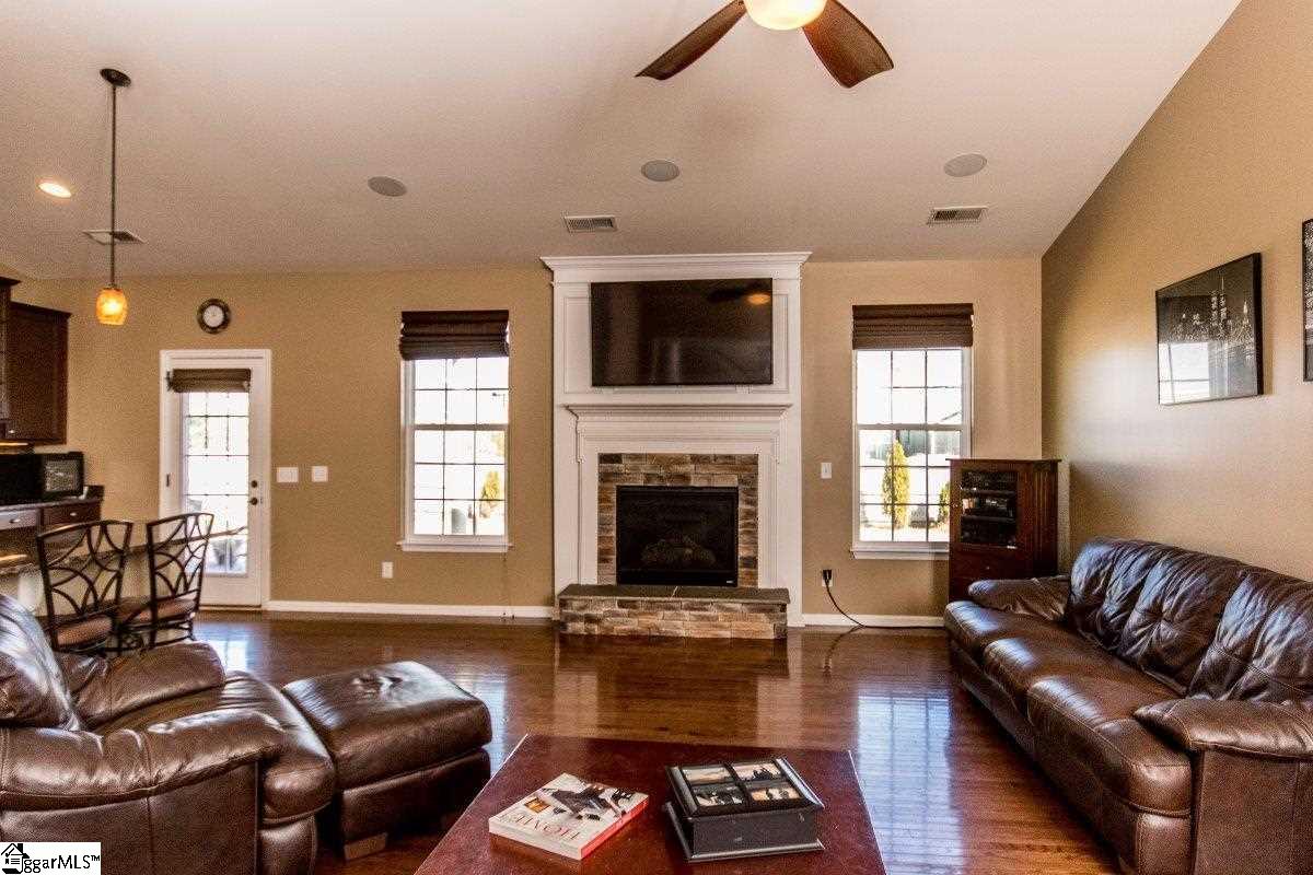 9 Spring Falls Court Greenville, SC 29607 - Photo 8 of 25 Gallery Image 8
