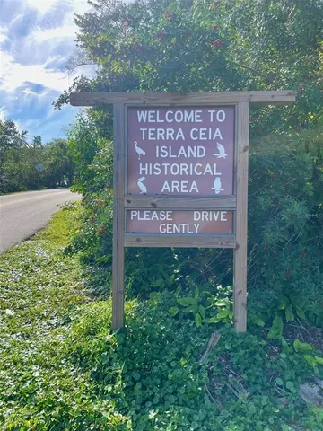 $195,000 | 1256 Bayshore Drive, Terra Ceia, FL 34250