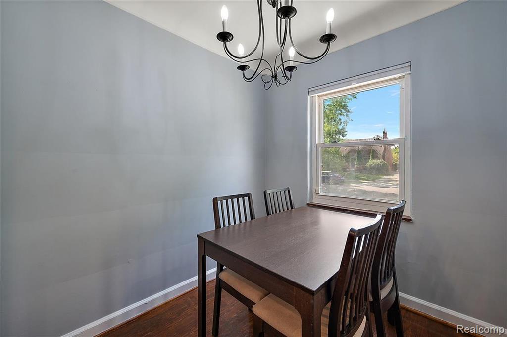 1450 Hampton Road Grosse Pointe Woods, MI 48236 - Photo 12 of 53