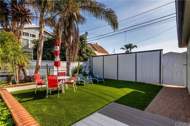 $1,245,000 | 264 Ravenna Drive, Long Beach, CA 90803