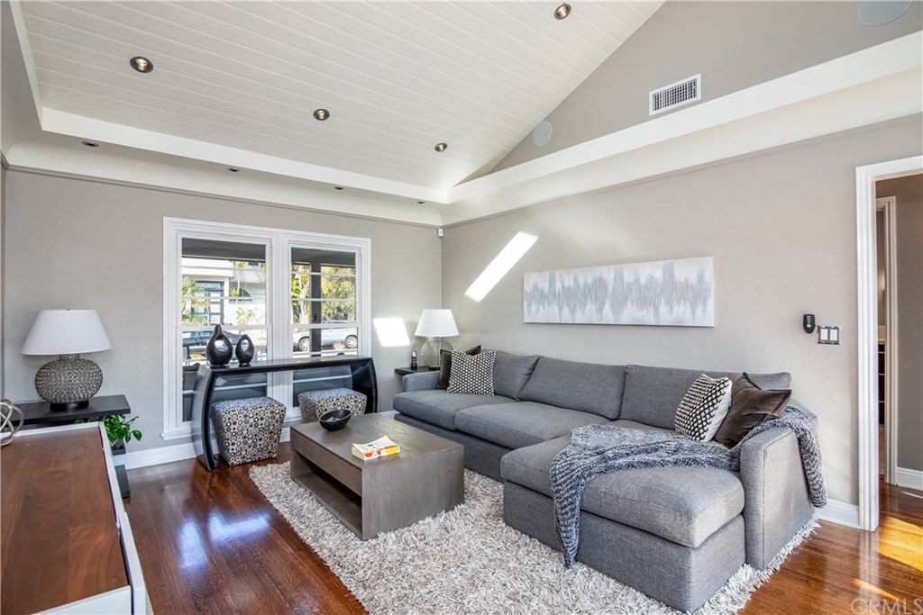 264 Ravenna Drive Long Beach, CA 90803 - Photo 9 of 27