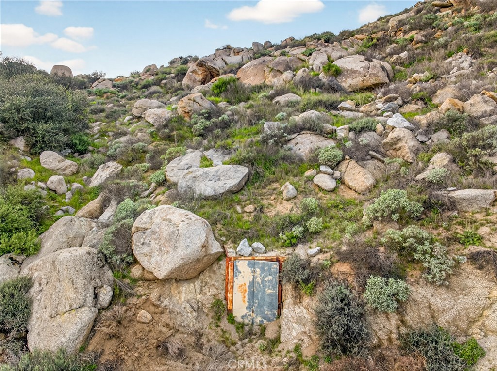 31300 Ruth Lane Homeland, CA 92548 - Photo 11 of 52 Bunker