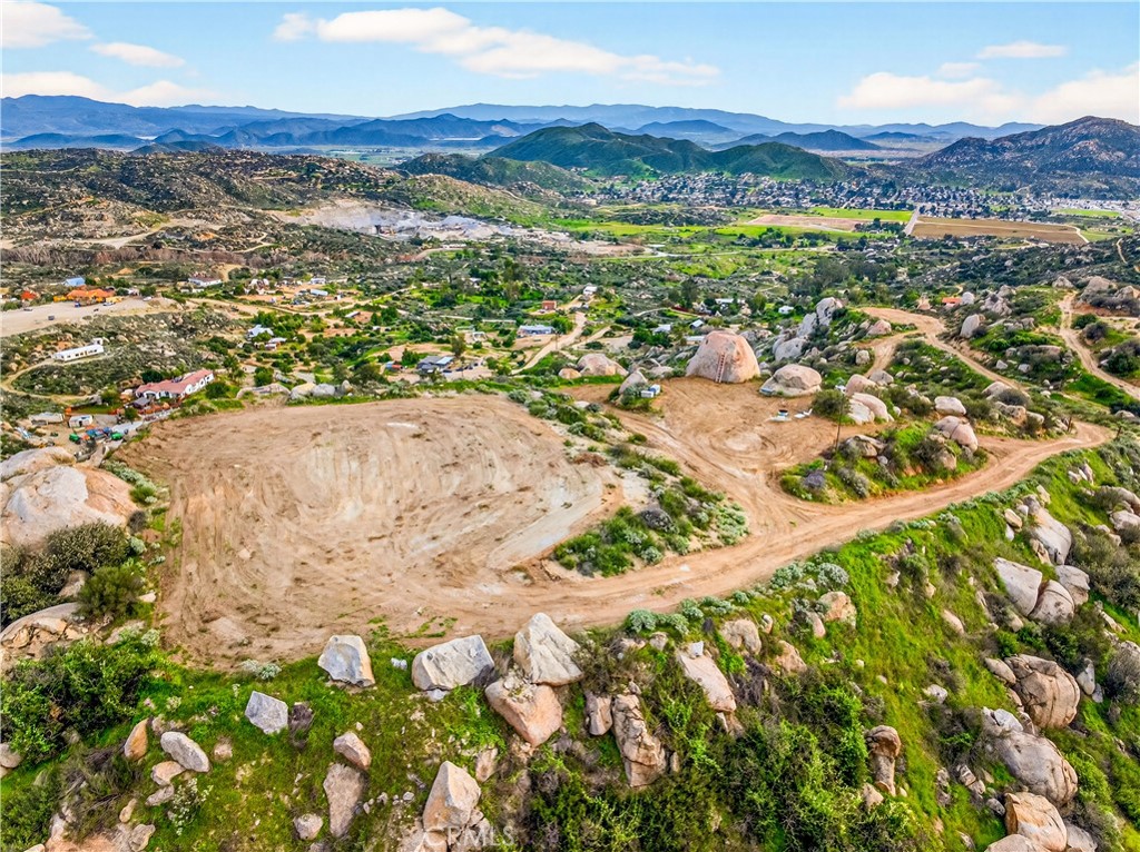 31300 Ruth Lane Homeland, CA 92548 - Photo 13 of 52 Flat pad