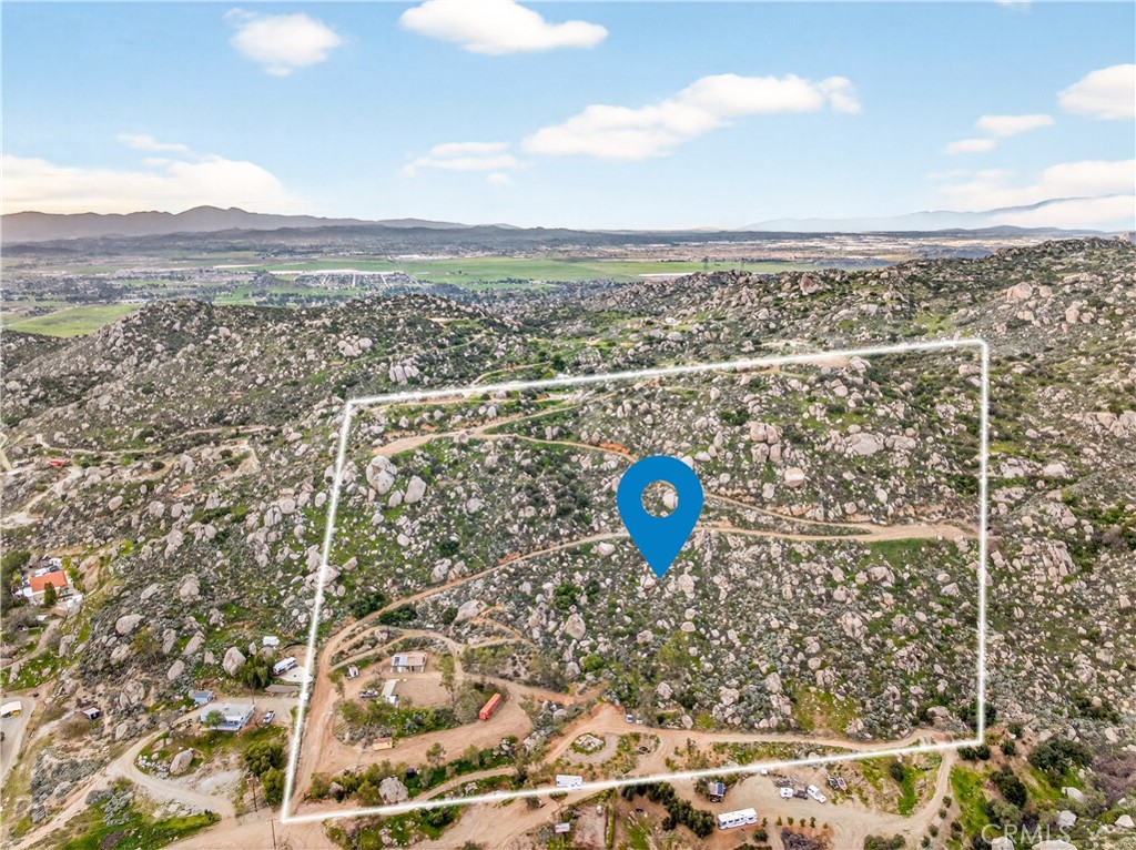 31300 Ruth Lane Homeland, CA 92548 - Photo 2 of 52