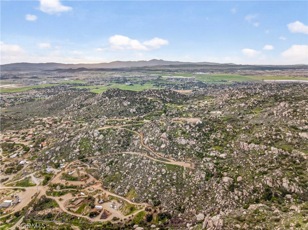 31300 Ruth Lane Homeland, CA 92548 - Photo 3 of 52 Views Everywhere