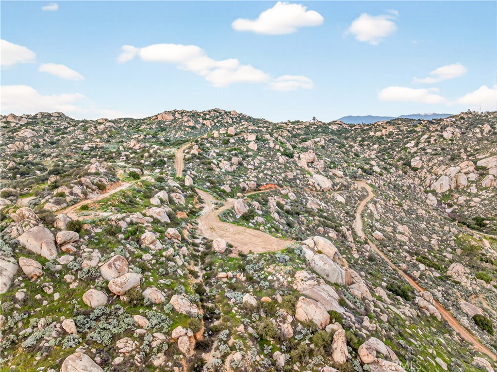 31300 Ruth Lane Homeland, CA 92548 - Photo 6 of 52 Make it your own