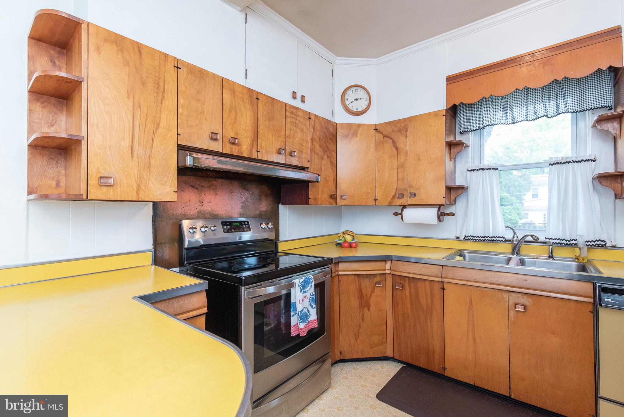 605 Old Home Road Baltimore, MD 21206 - Photo 11 of 44 Kitchen