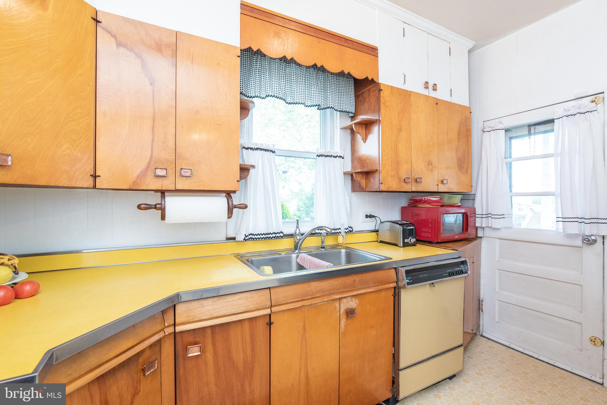 605 Old Home Road Baltimore, MD 21206 - Photo 13 of 44 Kitchen