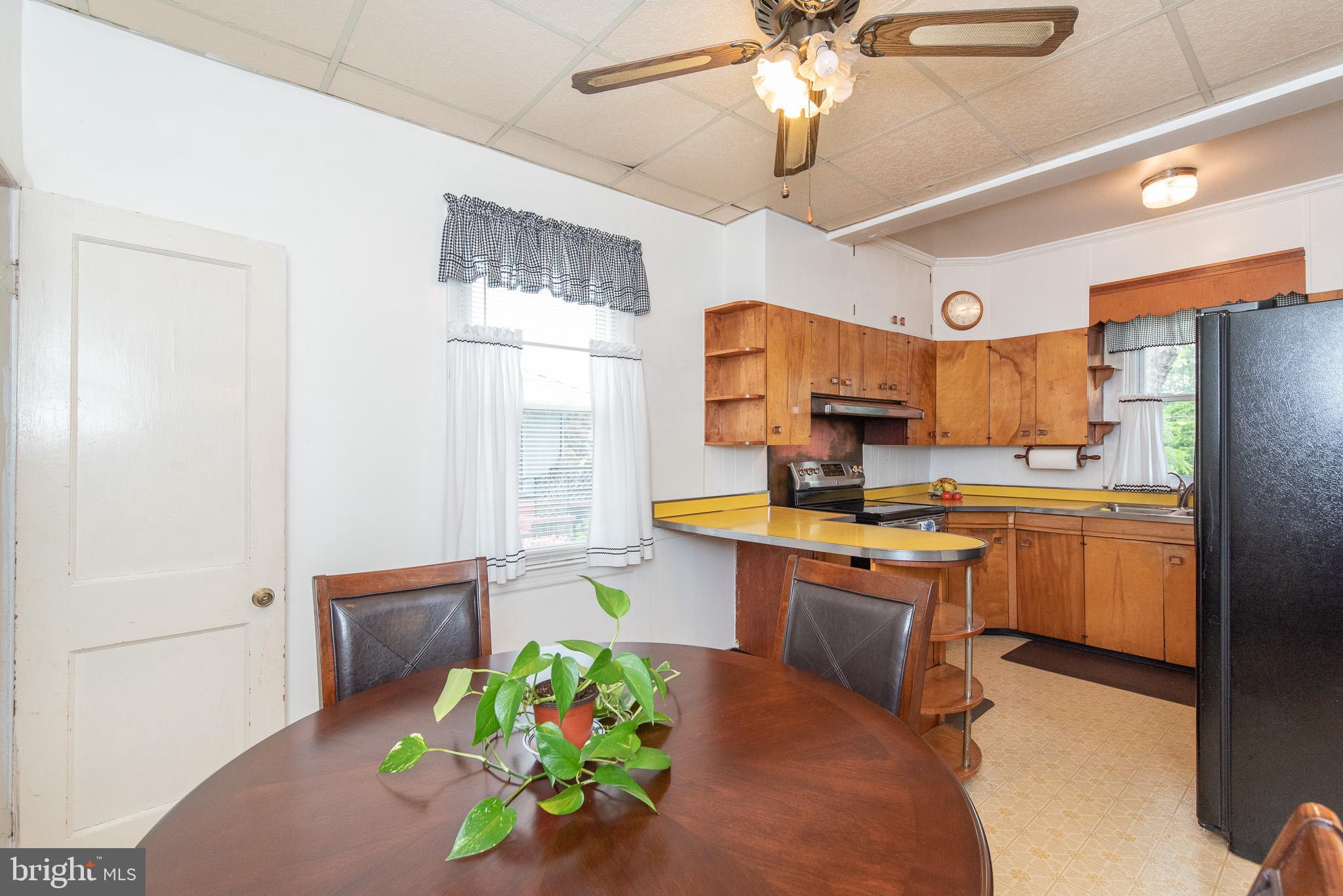 605 Old Home Road Baltimore, MD 21206 - Photo 19 of 44 Kitchen