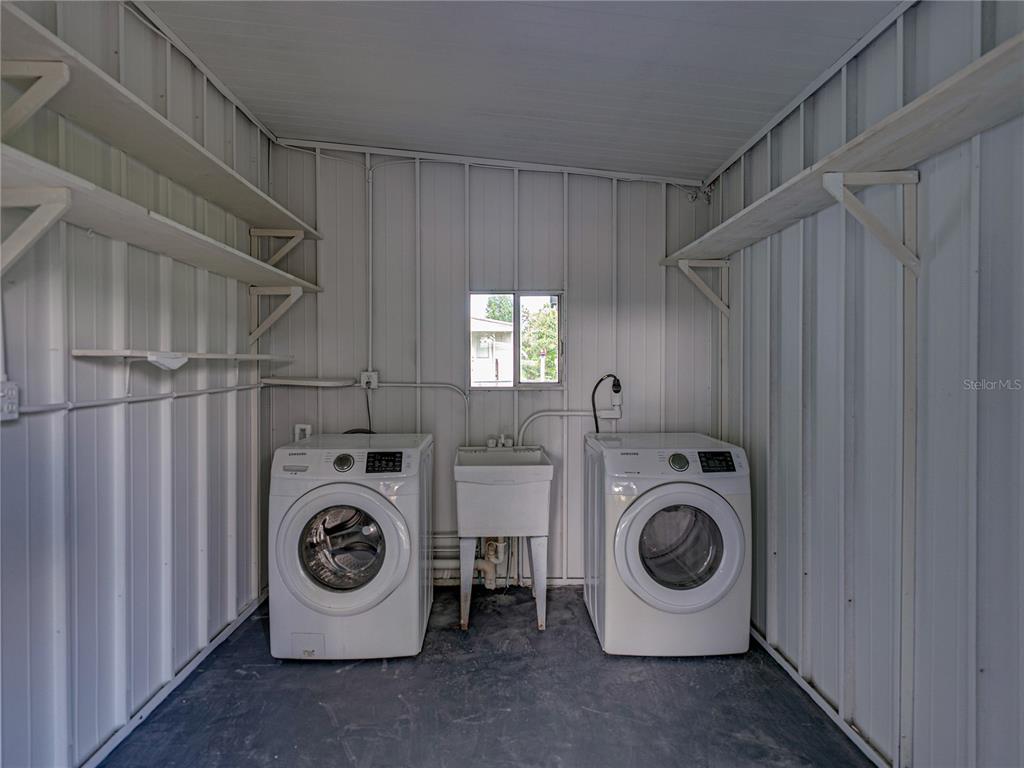 1610 Reynolds Road, Unit 35 Lakeland, FL 33801 - Photo 42 of 59 a utility room with dryer and washer