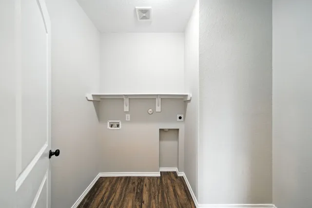 a view of a walk in closet