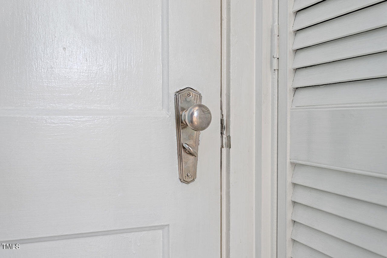 210 Woodburn Road Raleigh, NC 27605 - Photo 33 of 54 210 Woodburn Road_45