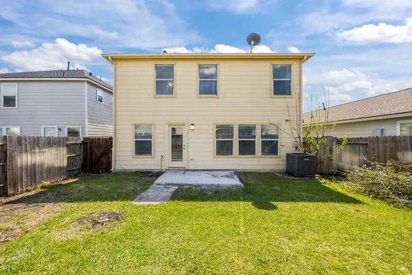 $2,400 | 2715 Skyview Knoll Court, Houston, TX 77047