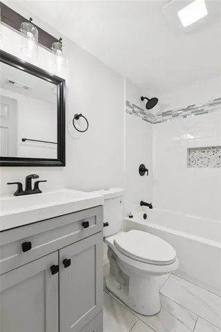 $235,000 | 705 East Shady Lane, Harrisonville, MO 64701