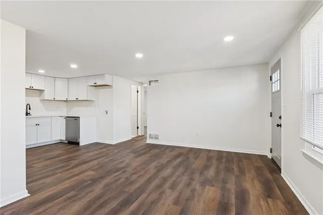 $235,000 | 705 East Shady Lane, Harrisonville, MO 64701