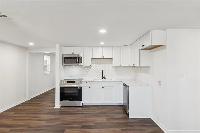 $235,000 | 705 East Shady Lane, Harrisonville, MO 64701