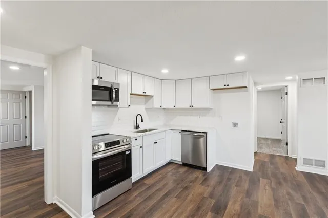 $235,000 | 705 East Shady Lane, Harrisonville, MO 64701