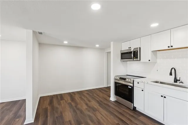 $235,000 | 705 East Shady Lane, Harrisonville, MO 64701