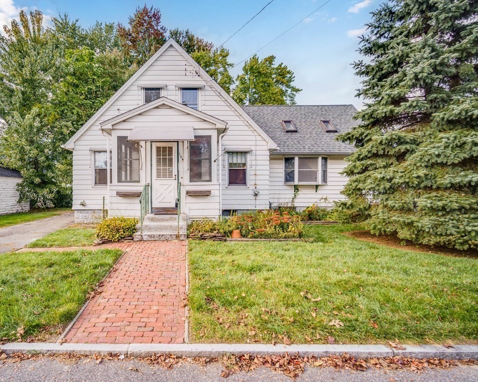 104 Linnell Street Springfield, MA 01104 - Photo 1 of 34 Gallery Image 1