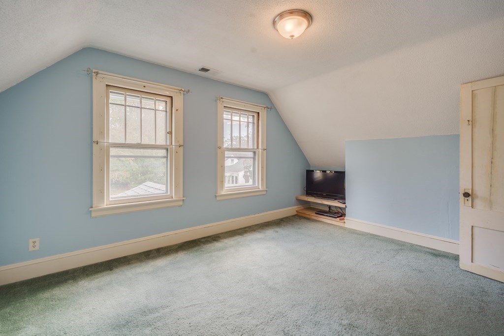 104 Linnell Street Springfield, MA 01104 - Photo 20 of 34 Gallery Image 20