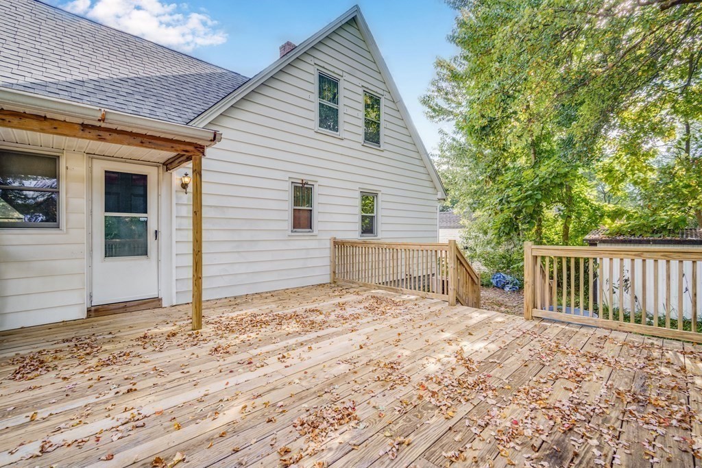 104 Linnell Street Springfield, MA 01104 - Photo 3 of 34 Gallery Image 3