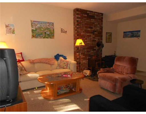 4 D Birch Road, Unit 13 Greenwood, ME 04255 - Photo 3 of 5 Living Room.